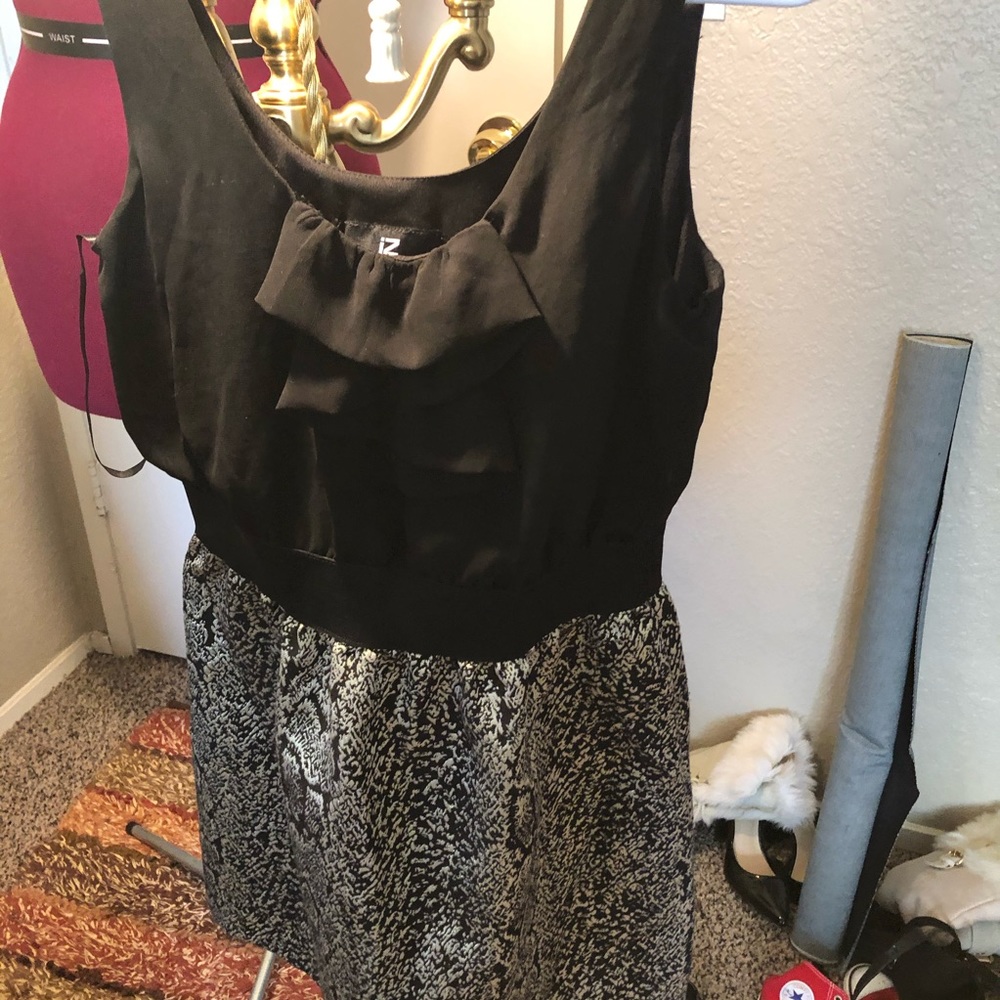 Izbyer ladies dress.